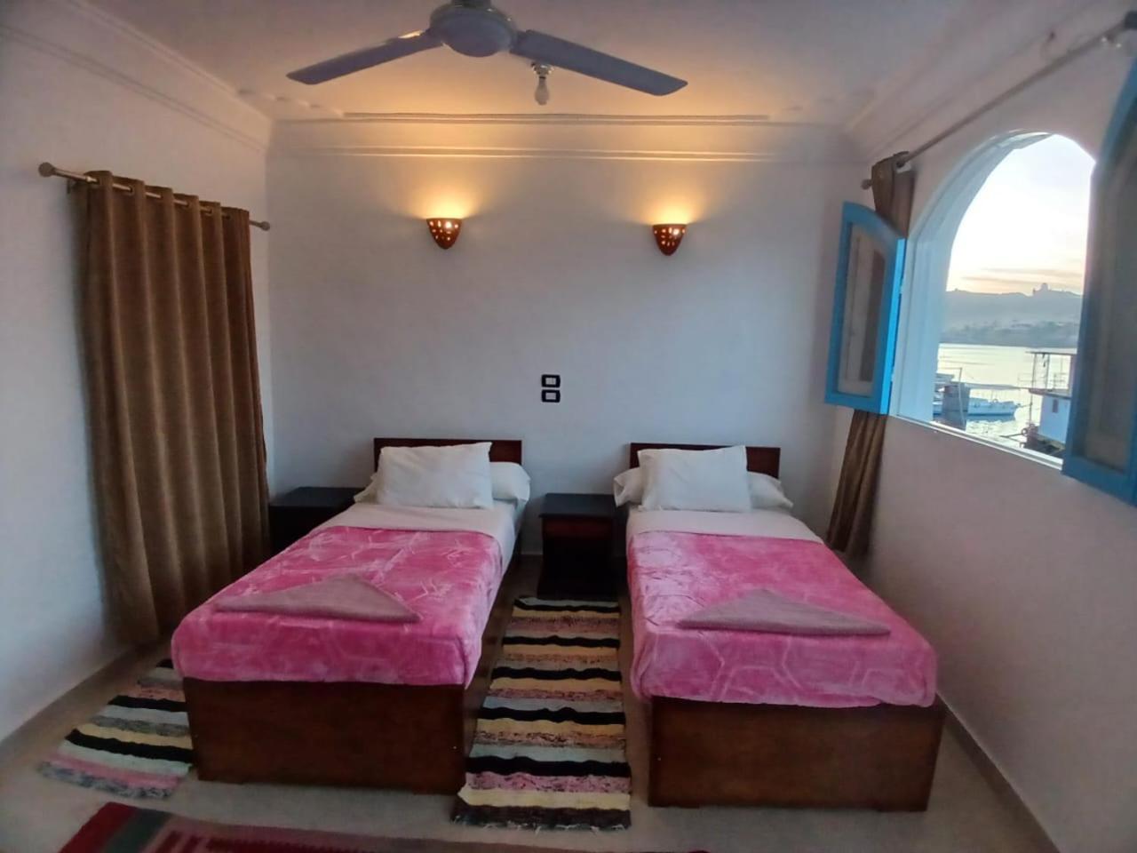 Nile Bride Hotel Aswan Bagian luar foto