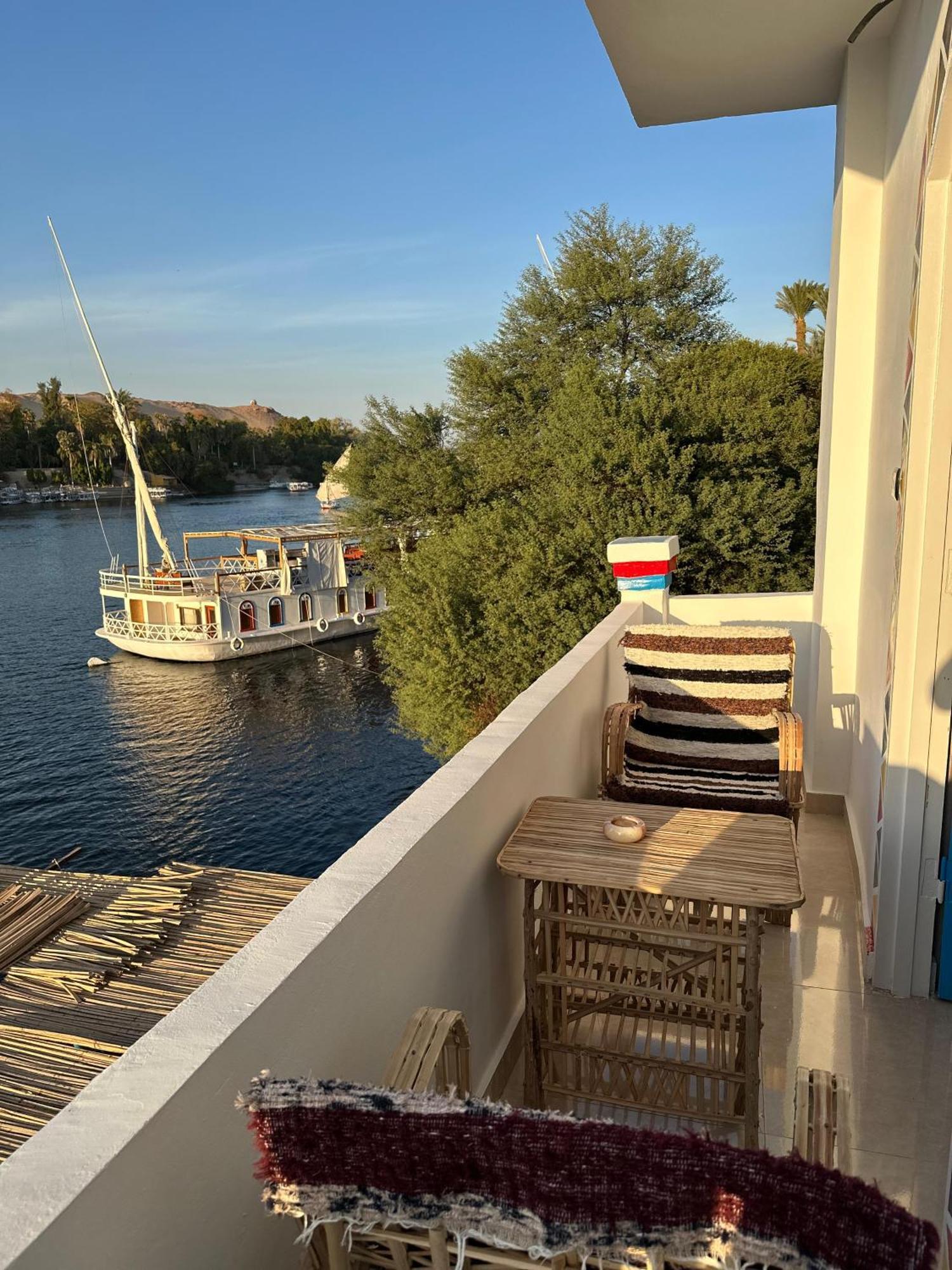 Nile Bride Hotel Aswan Bagian luar foto