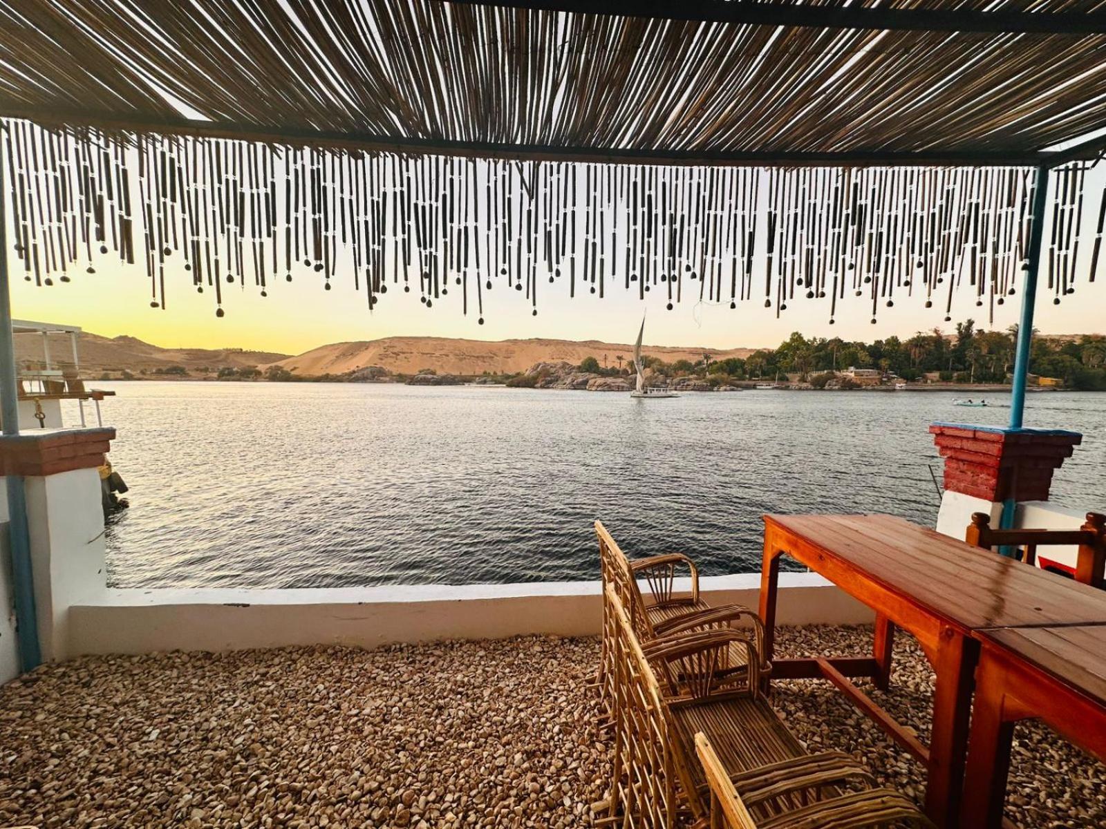 Nile Bride Hotel Aswan Bagian luar foto